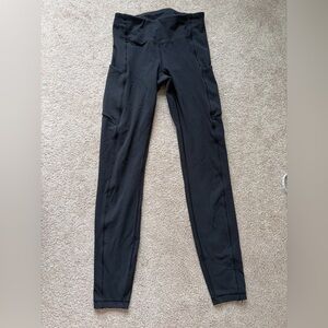 Lululemon Size 4 Black Leggings with Pockets